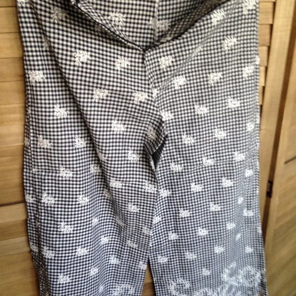 5/$15| Unused Cute Embroidered Like Floral Scallop Hem Wide Leg Back Zippered P… - Picture 5 of 16